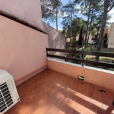 T2 Mezzanine Climatise Avec Piscine Et Parking Au Cap D'agde - Fr-1-607-104