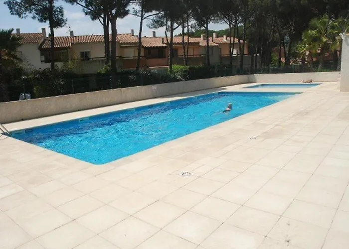 T2 Mezzanine Climatise Avec Piscine Et Parking Au Cap D'agde - Fr-1-607-104 * Агд