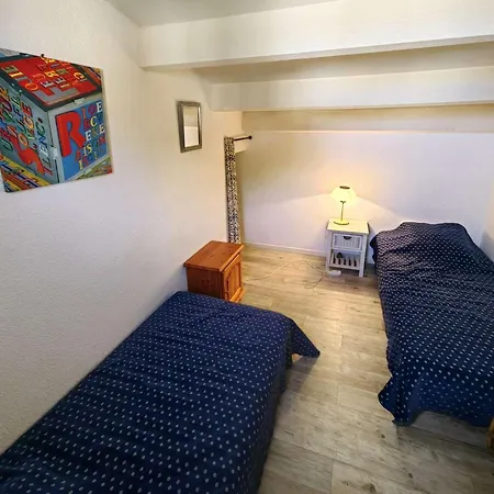 Appartement T2 Mezzanine, Climatisé, Piscine Et Parking, Proche Et Loisirs, Cap D'agde - Fr-1-607-104 *