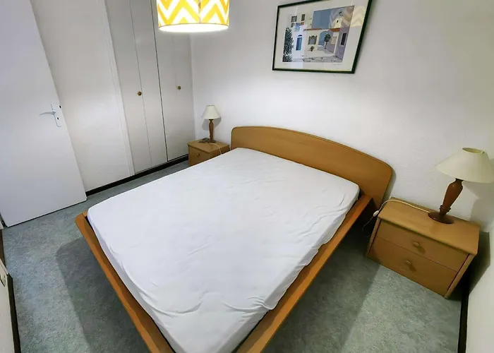 T2 Mezzanine Climatise Avec Piscine Et Parking Au Cap D'agde - Fr-1-607-104