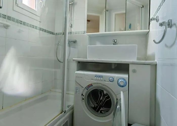 T2 Mezzanine Climatise Avec Piscine Et Parking Au Cap D'agde - Fr-1-607-104 アパート *